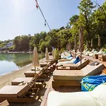 Paradise Bay 3*