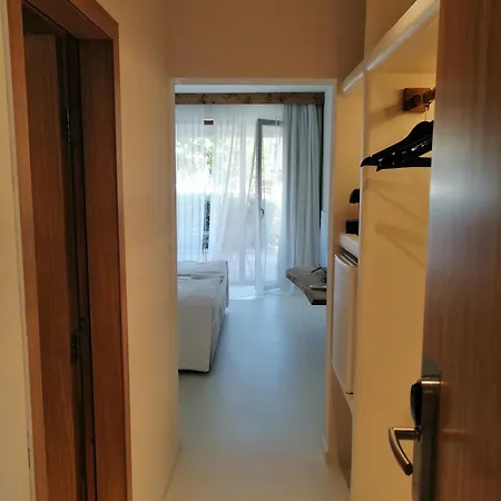 מלון Paradise Bay