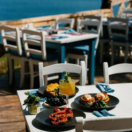 Paradise Bay 3*